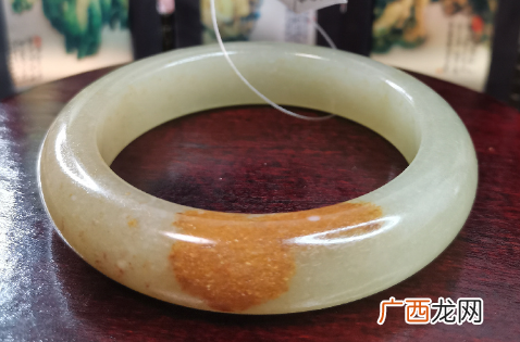 佘太玉手镯如何挑选及真假辨别方法