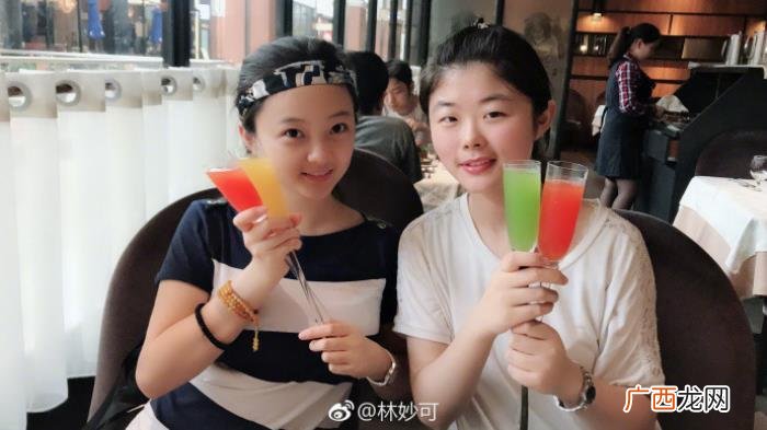 林妙可海边度假骑水上摩托 林妙可沙滩照