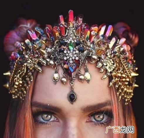 眼神犀利是什么意思？女人眼神犀利是啥样
