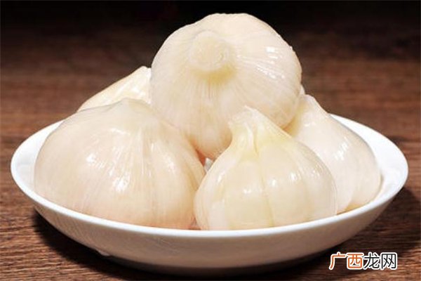 糖蒜可以用塑料瓶腌制吗糖蒜用什么容器腌制
