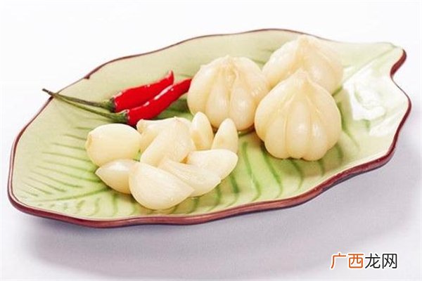 糖蒜可以用塑料瓶腌制吗糖蒜用什么容器腌制