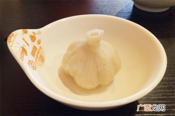 糖蒜可以用塑料瓶腌制吗糖蒜用什么容器腌制