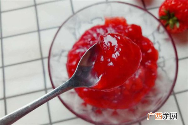 草莓酱为什么要放柠檬汁做草莓酱可以不放柠檬吗
