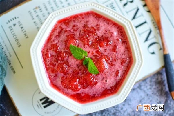 草莓酱可以泡水喝吗草莓酱怎么做饮品好喝