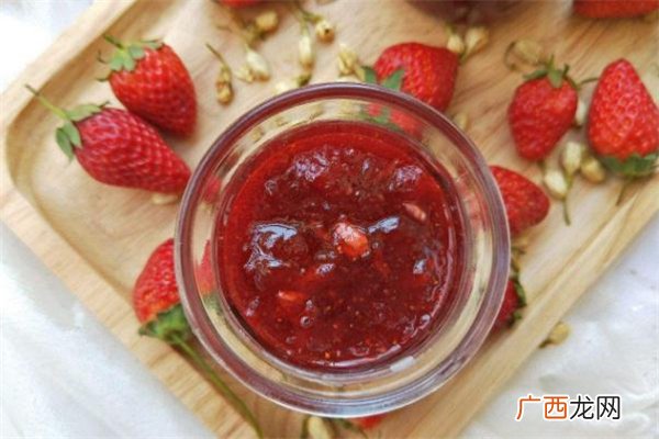 草莓酱可以泡水喝吗草莓酱怎么做饮品好喝