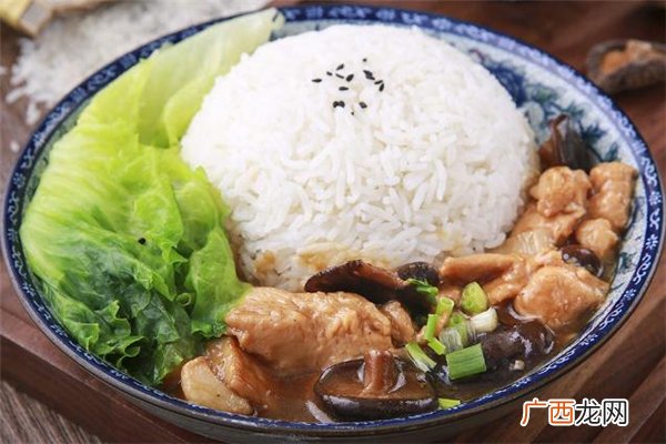 冬菇滑鸡饭的做法冬菇滑鸡饭用什么鸡好
