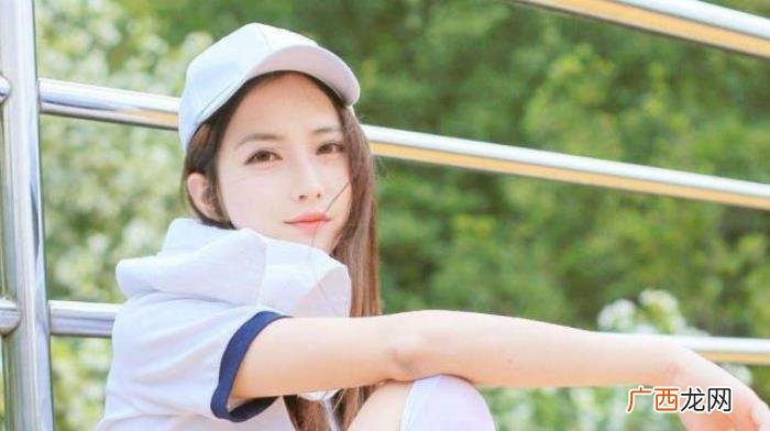 处座女过了很久还喜欢前任，始终对前任念念不忘