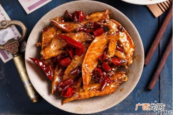 鸡翅尖激素多是真的吗鸡身上不能吃的几个部位