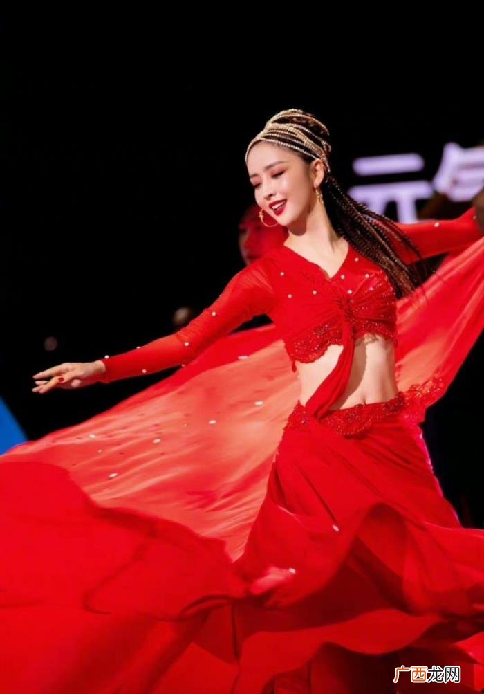 佟丽娅跳舞一般，佟丽娅女团造型跳舞