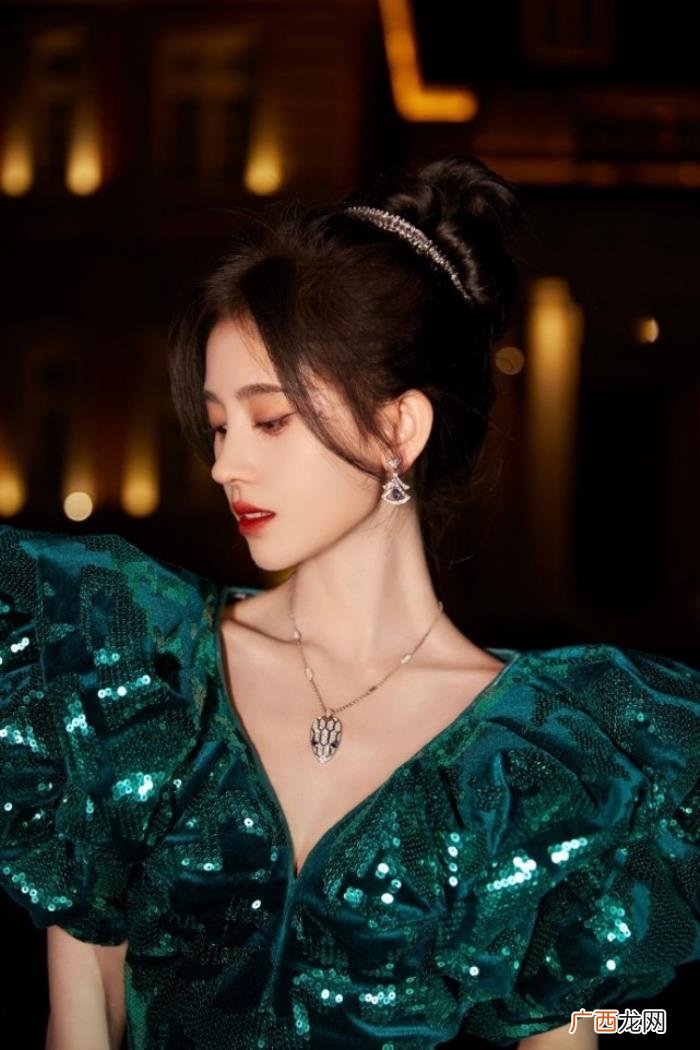 鞠婧祎鼻子算什么类型，鞠婧祎鼻子透光不止一次