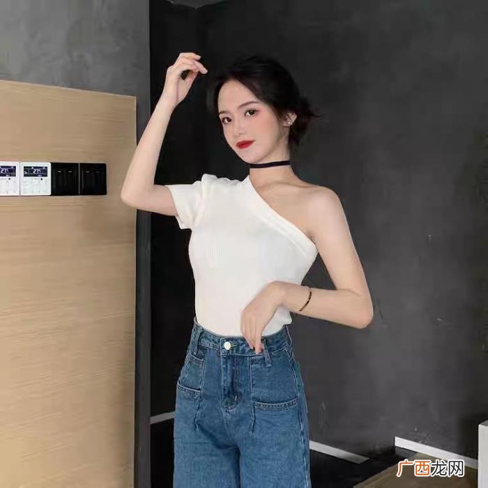 肩宽怎么穿才能摆脱体积感 肩宽怎么穿衣