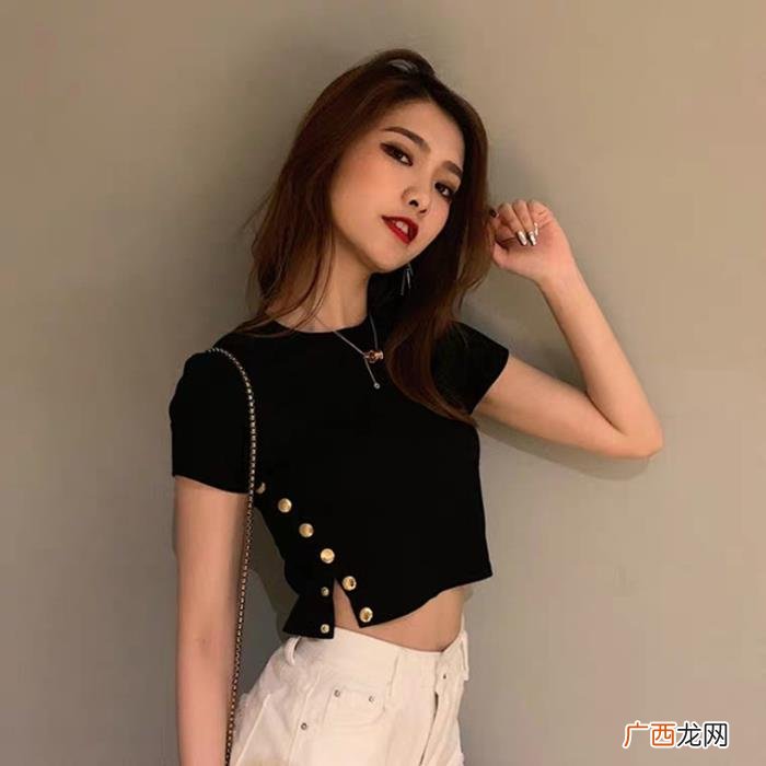 肩宽怎么穿才能摆脱体积感 肩宽怎么穿衣