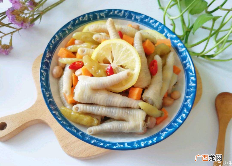 柠檬鸡爪腌一晚上会苦吗柠檬鸡爪怎么做不苦