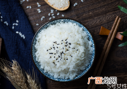 米饭怎么蒸一粒一粒的剩饭熬粥好不好
