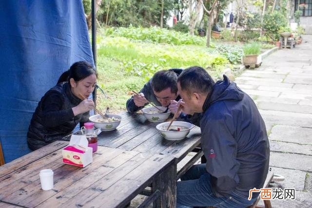 开粉店一天只卖了40碗,中国开的最成功的面馆是谁