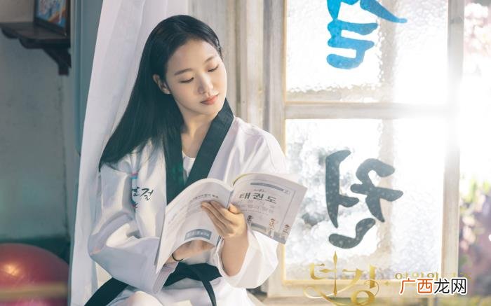 卑微的爱情是什么意思，在爱情中迷失了自己不叫爱情