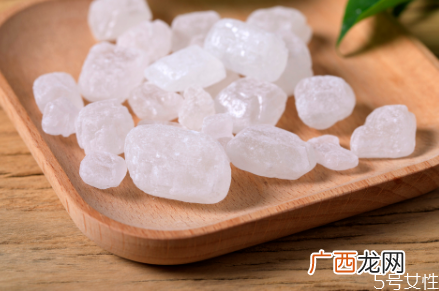 冰糖为什么有白有黄黄冰糖和白冰糖的区别
