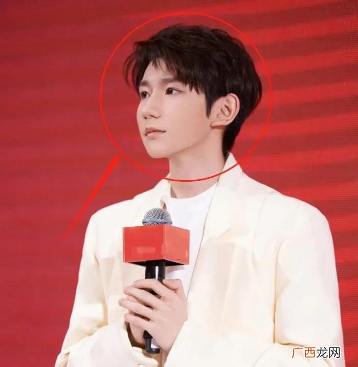 李易峰新恋情混血模特，李易峰金晨恋情;主持人开空头支票?;