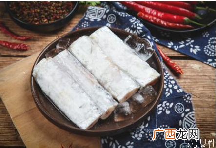 带鱼段怎么处理内脏带鱼一炸就碎是怎么回事