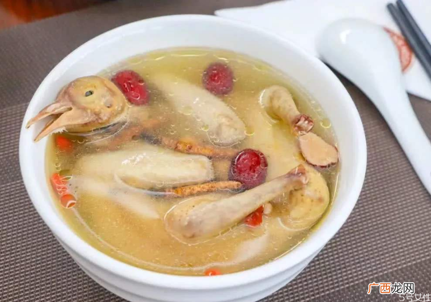 鸽子汤太油了怎么办鸽子汤怎么炖不油