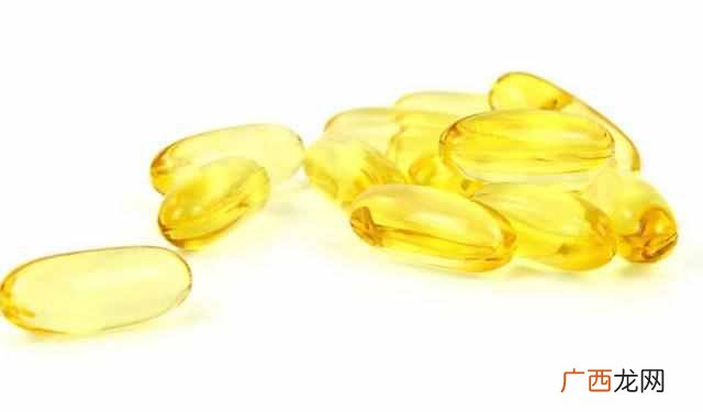 鱼油什么时候吃吸收快（鱼油到底能不能降血脂