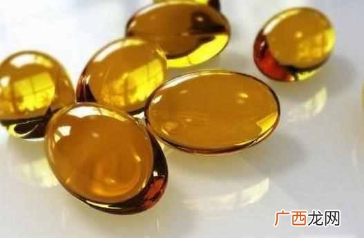 鱼油什么时候吃吸收快（鱼油到底能不能降血脂