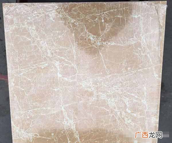 地板玻化砖是什么砖（玻化砖和釉面砖哪种更好