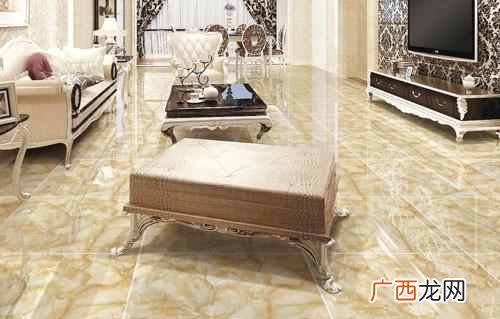 地板玻化砖是什么砖（玻化砖和釉面砖哪种更好