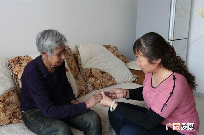 重男轻女家庭女孩性格，这种隐形的重男轻女