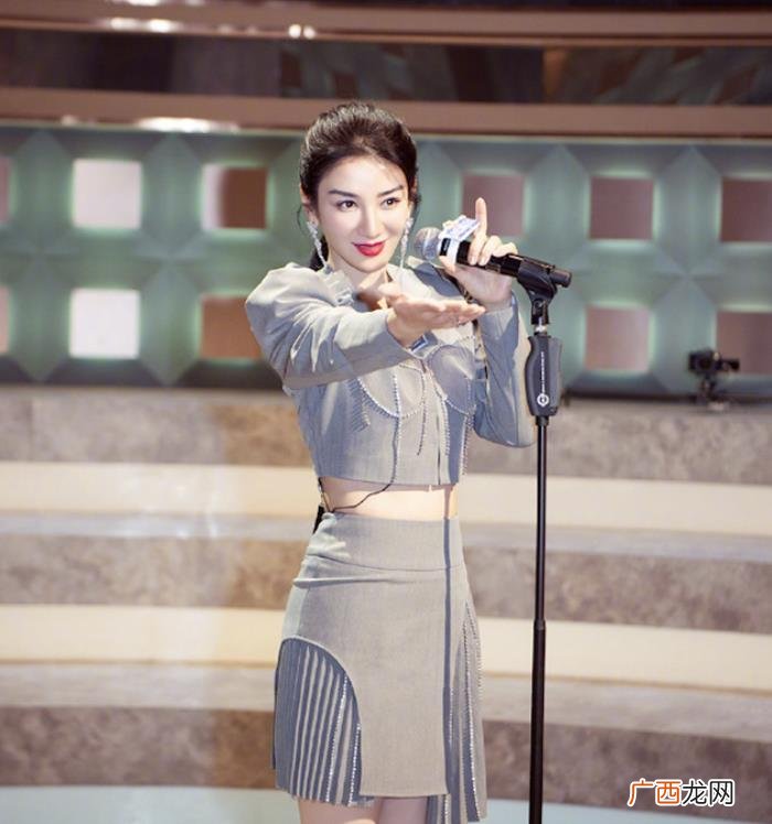 演员伊能静微博，伊能静怒发微博