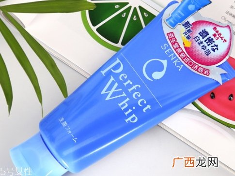 洁面膏怎么用？分为四个步骤