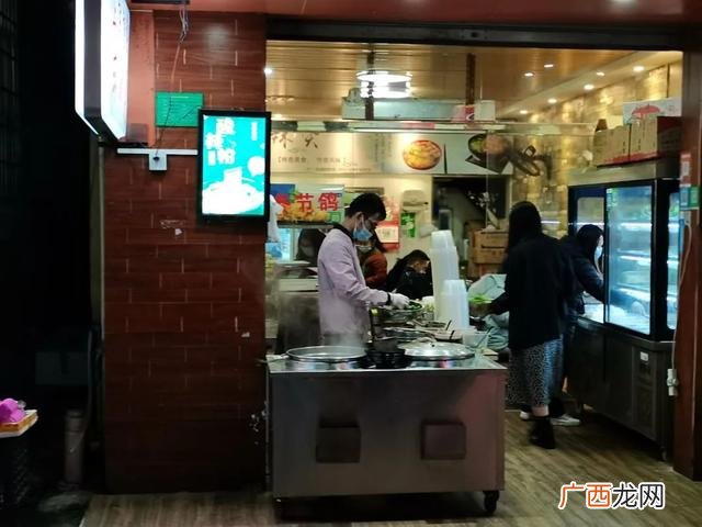 想开麻辣烫店怎么起步 开麻辣烫一天600挣钱吗