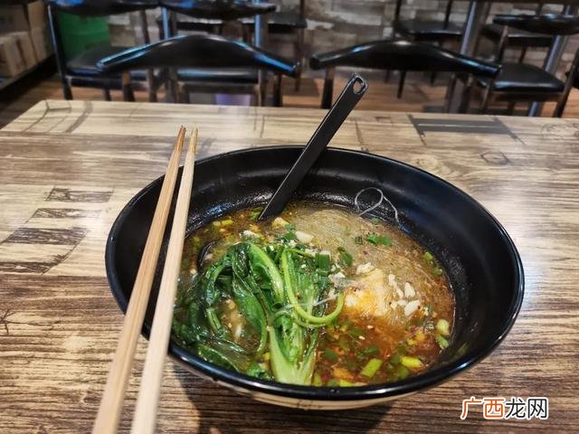 想开麻辣烫店怎么起步 开麻辣烫一天600挣钱吗