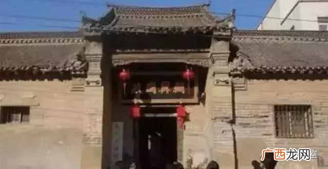 房屋拆迁钉子户是什么意思（中国“最惨”的钉