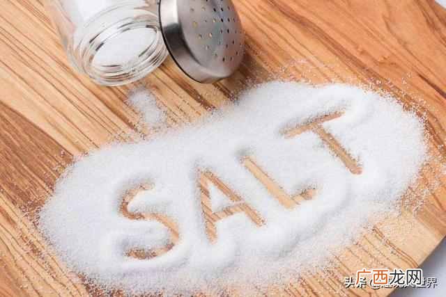 人为什么要吃盐而动物不用(这7种人必须少吃盐
