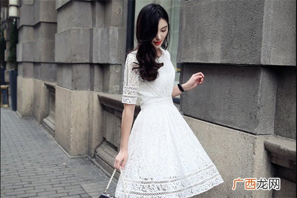 爱穿白色衣服人的性格特点11种颜色代表各不同