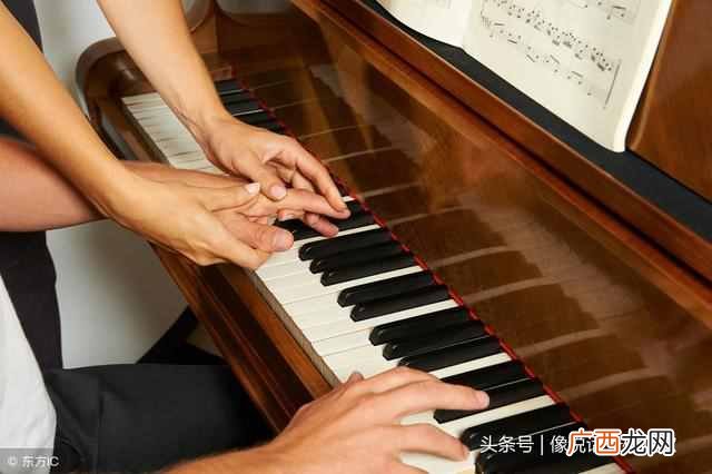 钢琴大三和弦和小三和弦是什么（从钢琴小白到