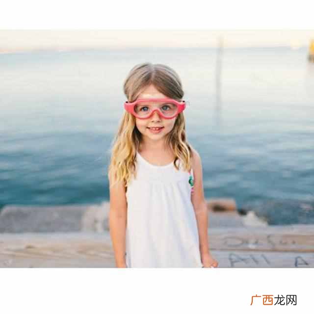 儿童专业泳镜什么牌子好（游泳需要戴镀膜泳镜