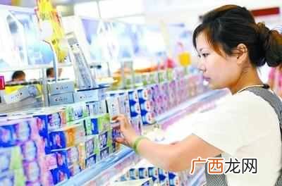 市面上男生用什么牙膏美白效果好（教你在家自