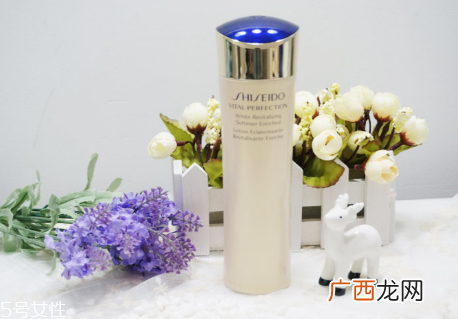 夏天油性皮肤用什么护肤品不油腻 油皮护肤品推荐