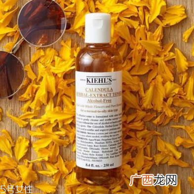 夏天油性皮肤用什么护肤品不油腻 油皮护肤品推荐