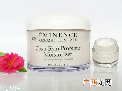 夏天油性皮肤用什么护肤品不油腻 油皮护肤品推荐