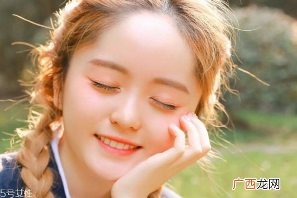 为什么女生喜欢向爱的人撒娇呢女生撒娇的常见几种表现
