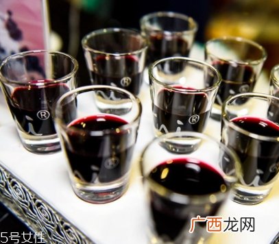 花青素可以美白吗？女人就应该吃点花青素