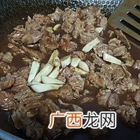 媲美鲁菜馆的蒜爆羊肉