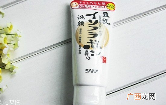 干皮肤用什么保湿最好 护理干性皮肤的特别点