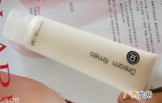 干皮肤用什么保湿最好 护理干性皮肤的特别点