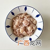 爱老婆首先就是要为她下厨，做了老婆最爱吃的宫保鸡丁，总吃不腻