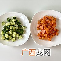 爱老婆首先就是要为她下厨，做了老婆最爱吃的宫保鸡丁，总吃不腻