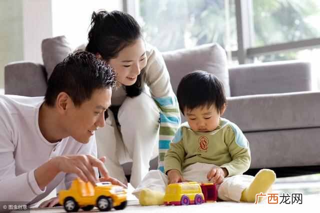 现在3岁小孩子买什么保险好（消费型和储蓄型，